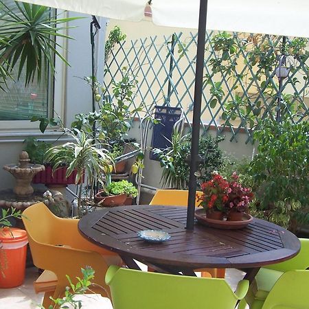 B&B In Centro Cagliari Exteriör bild