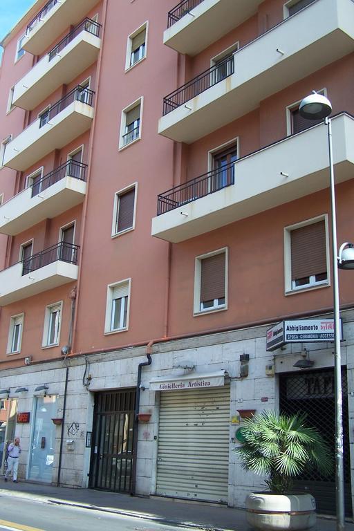 B&B In Centro Cagliari Exteriör bild